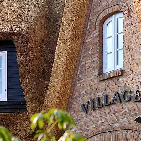 Hotel Village *